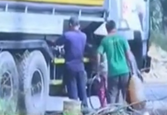 Clip trom cap xang 'vo toi va' o Binh Duong hinh anh