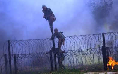 Luc luong dac biet tinh nhue: Ho la ai? hinh anh