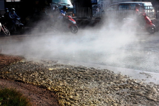 Do hoa chat boc khoi mu mit duong, tai xe phong xe chay hinh anh