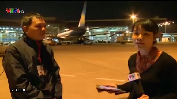 May bay Vietnam Airlines ha canh khan cap: Do truc trac ky thuat hinh anh