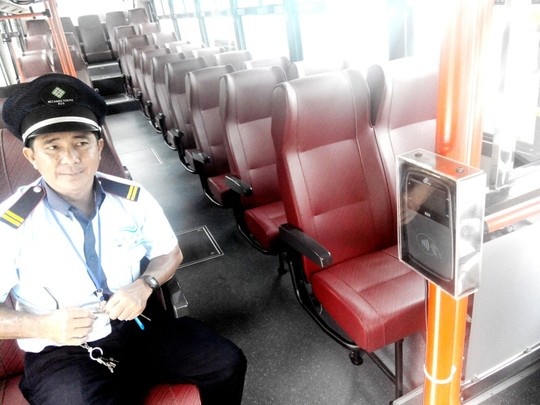 Binh Duong khai truong xe buyt phong cach Nhat hinh anh