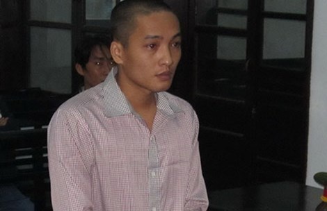 Doa tat axit va lay HIV de tong tien hinh anh