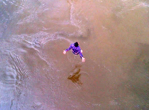 Thua bac o Campuchia, nhay cau tu tu hinh anh