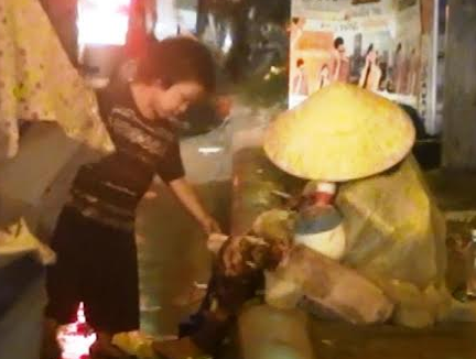 Canh kho tin ve tre an xin bi 'hanh xac' o Sai Gon hinh anh