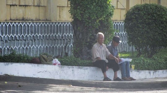 Da nhan duoc quyet dinh huy an so tham Huynh Van Nen hinh anh