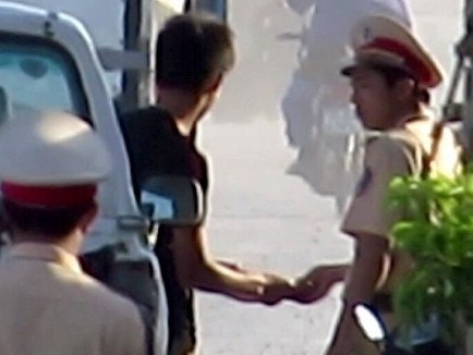 Bi mat giam sat hoat dong cua canh sat giao thong hinh anh