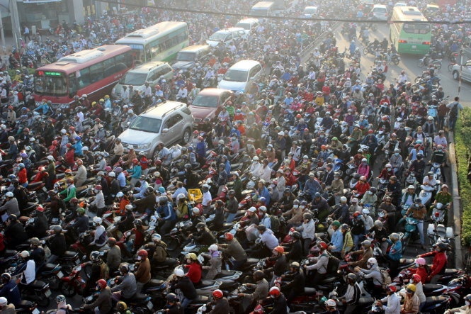 Den tin hieu tat, nga 4 Thu Duc thanh 'bien xe' hinh anh