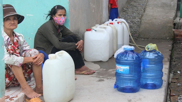 Hoang hon vi cup nuoc hinh anh