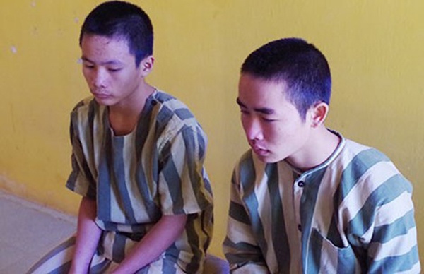 Bat nhom trom tuoi teen chuyen duc ket sat hinh anh