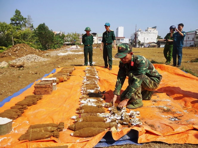 Mat 2 ngay thao go, tieu huy mot kho dan lon hinh anh