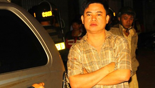 Di nguoc chieu, rut the nganh doa nat, danh nguoi hinh anh