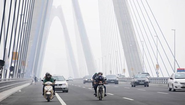 Hang loat bat cap giao thong duong Nhat Tan - Noi Bai hinh anh