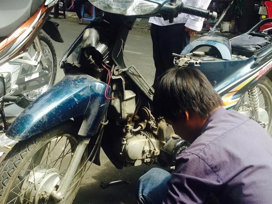 Coi xe 'khung': Mua bao nhieu cung co hinh anh