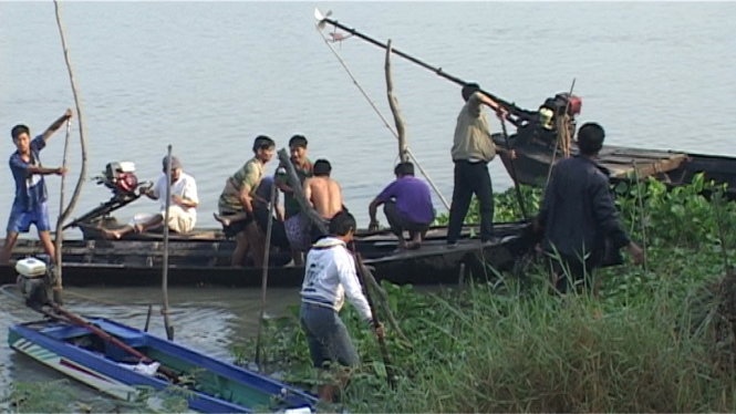 Chim xuong khi di cat lua, 2 phu nu thiet mang hinh anh