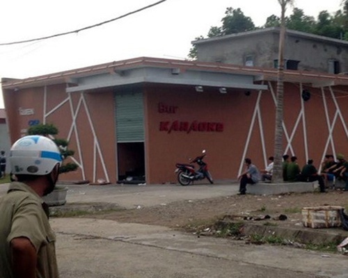 Mau thuan trong quan karaoke, chu quan bi dam chet hinh anh