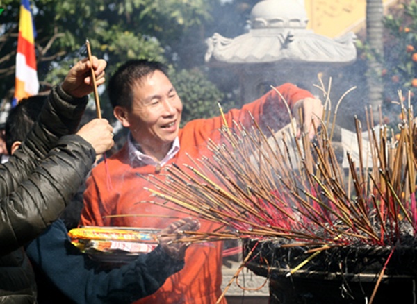 Di le chua dau nam the nao cho dung? hinh anh