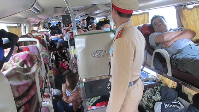 Cho lo khach, nha xe co thu hon 3 gio lien hinh anh