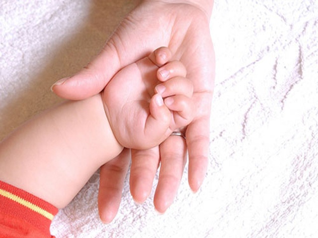 Them mot nguoi me bi bat mat con hinh anh