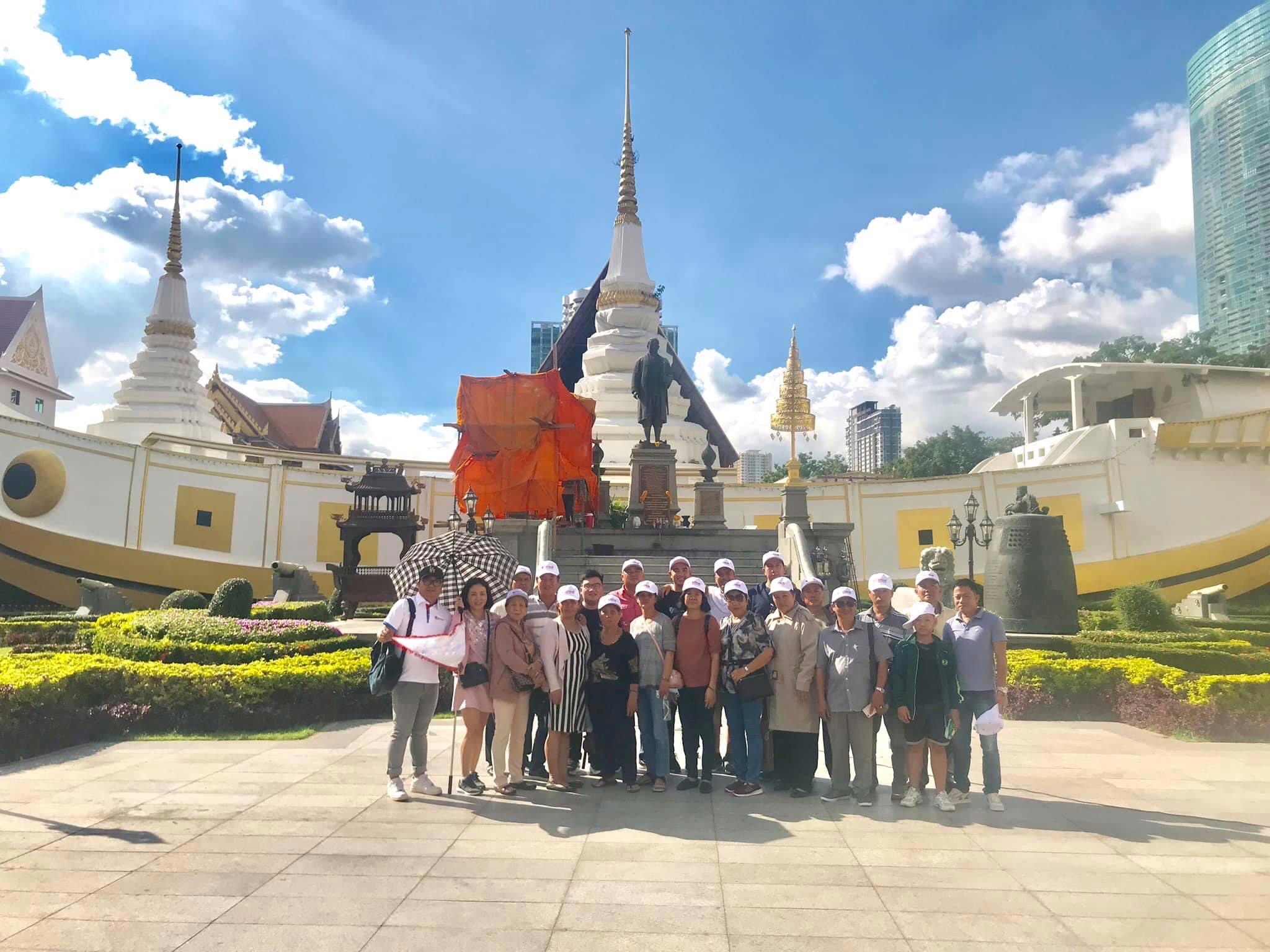 Huong dan vien du lich mua covid anh 2