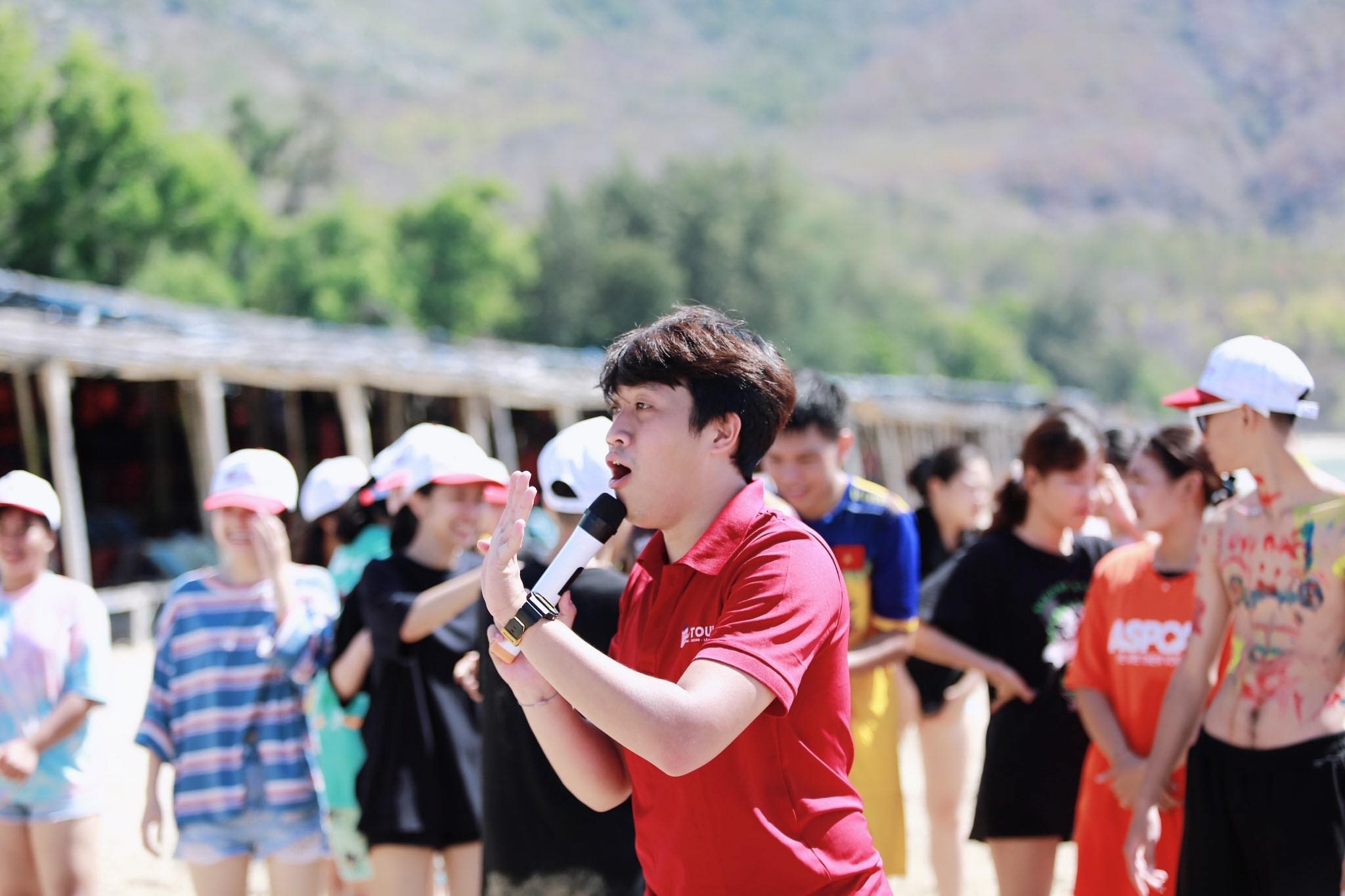 Huong dan vien du lich mua covid anh 4