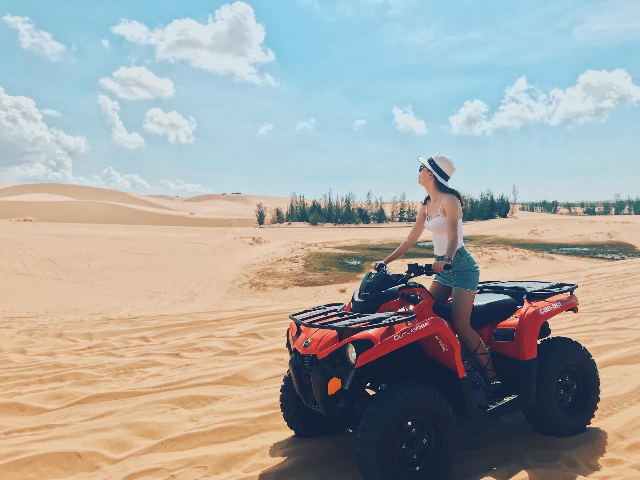 Chay moto tren sa mac o Binh Thuan hinh anh