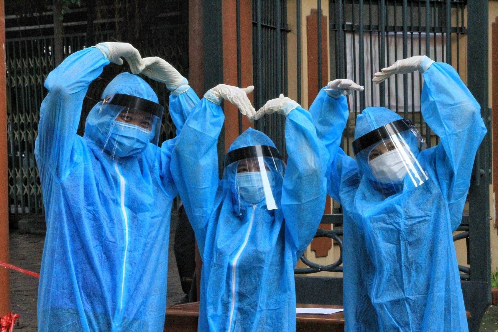 'Vaccine nghia tinh' cua nguoi Sai Gon giua vung phong toa hinh anh