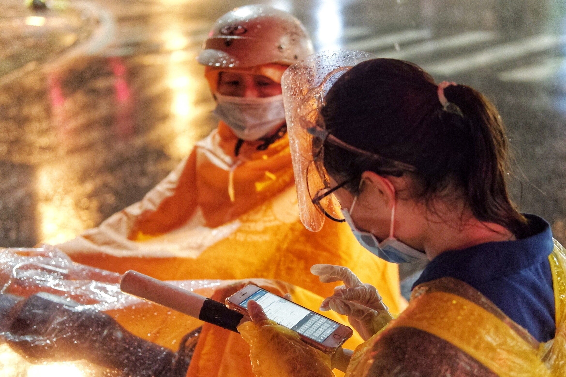 Dem trang o chot kiem dich Go Vap hinh anh