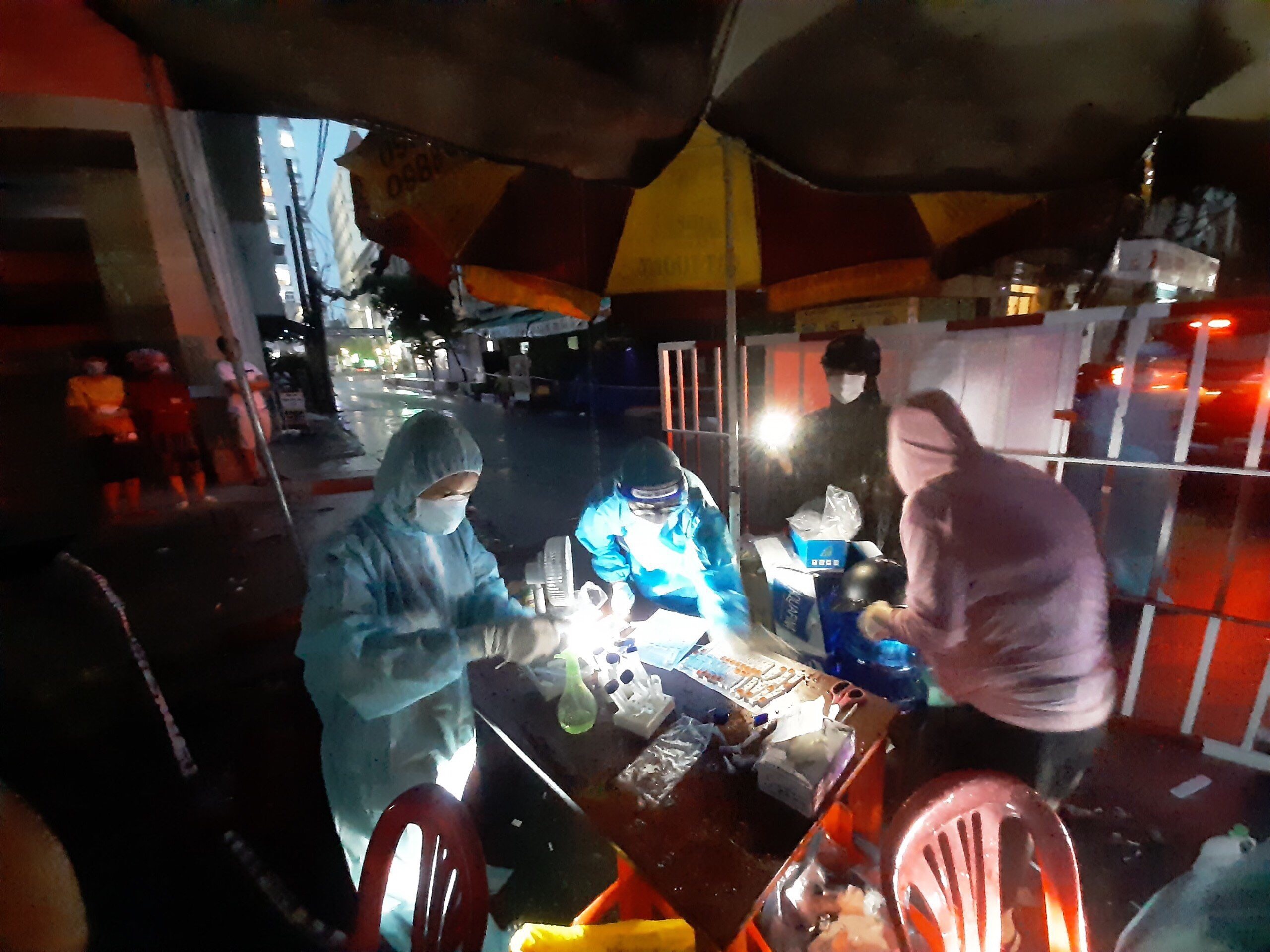 xet nghiem Covid-19 luu dong anh 7