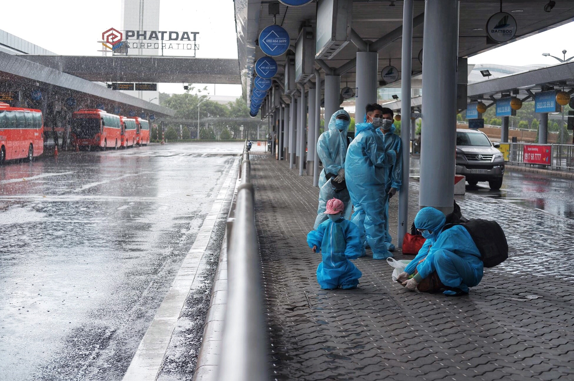 Dua nguoi Binh Dinh ve que anh 4