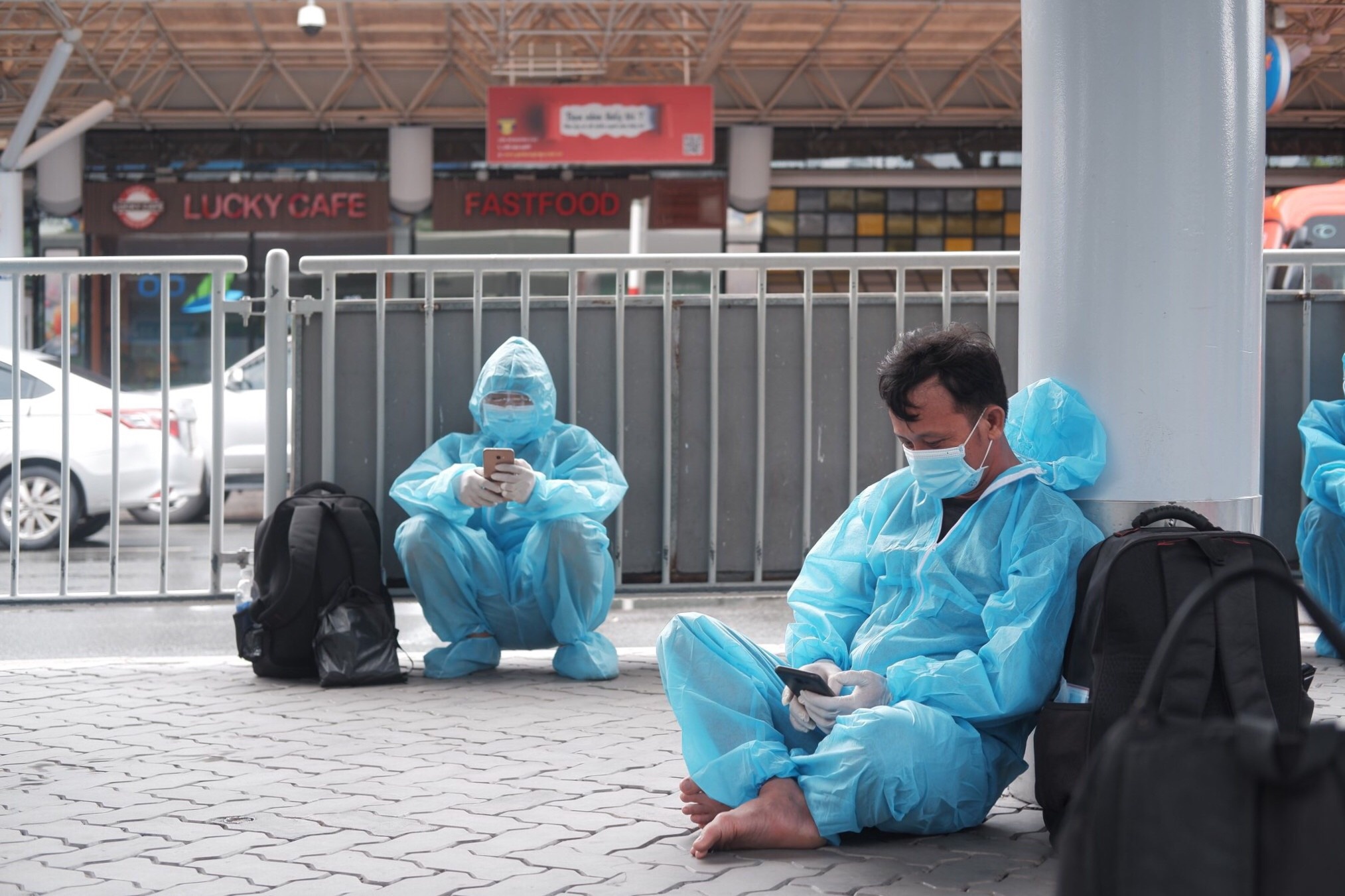 Dua nguoi Binh Dinh ve que anh 6