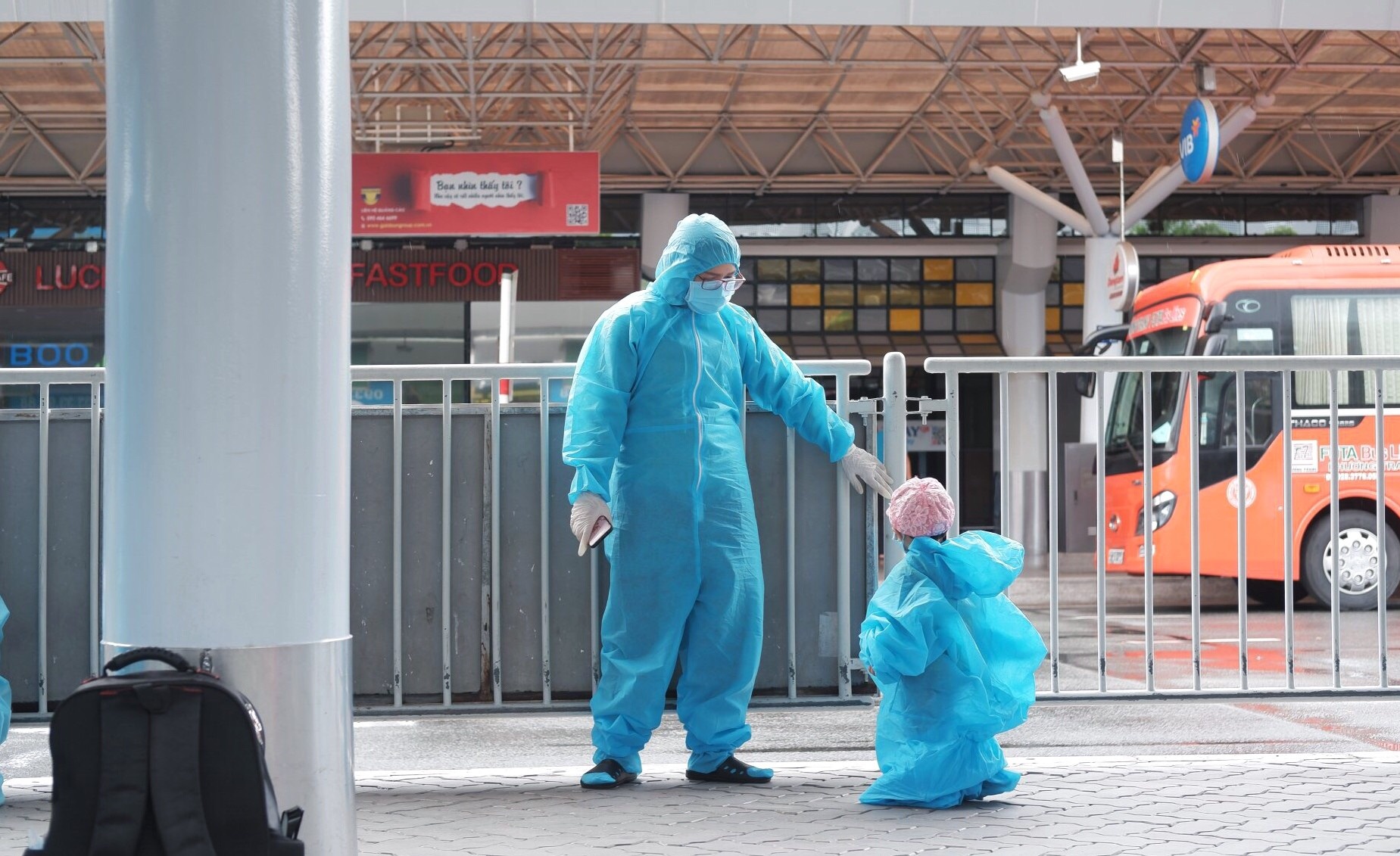 Dua nguoi Binh Dinh ve que anh 5