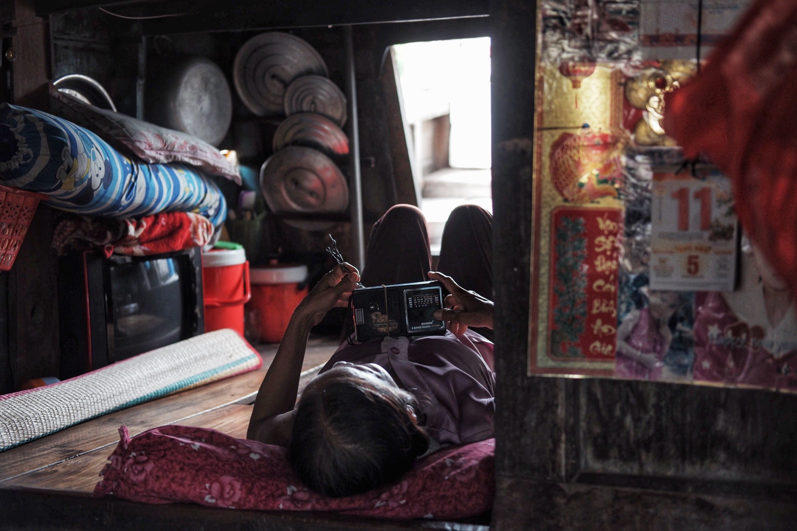 lủi thủi trên chiếc thuyền ở TP.HCM ảnh 3 lui thui tren chiec thuyen o TP.HCM anh 3