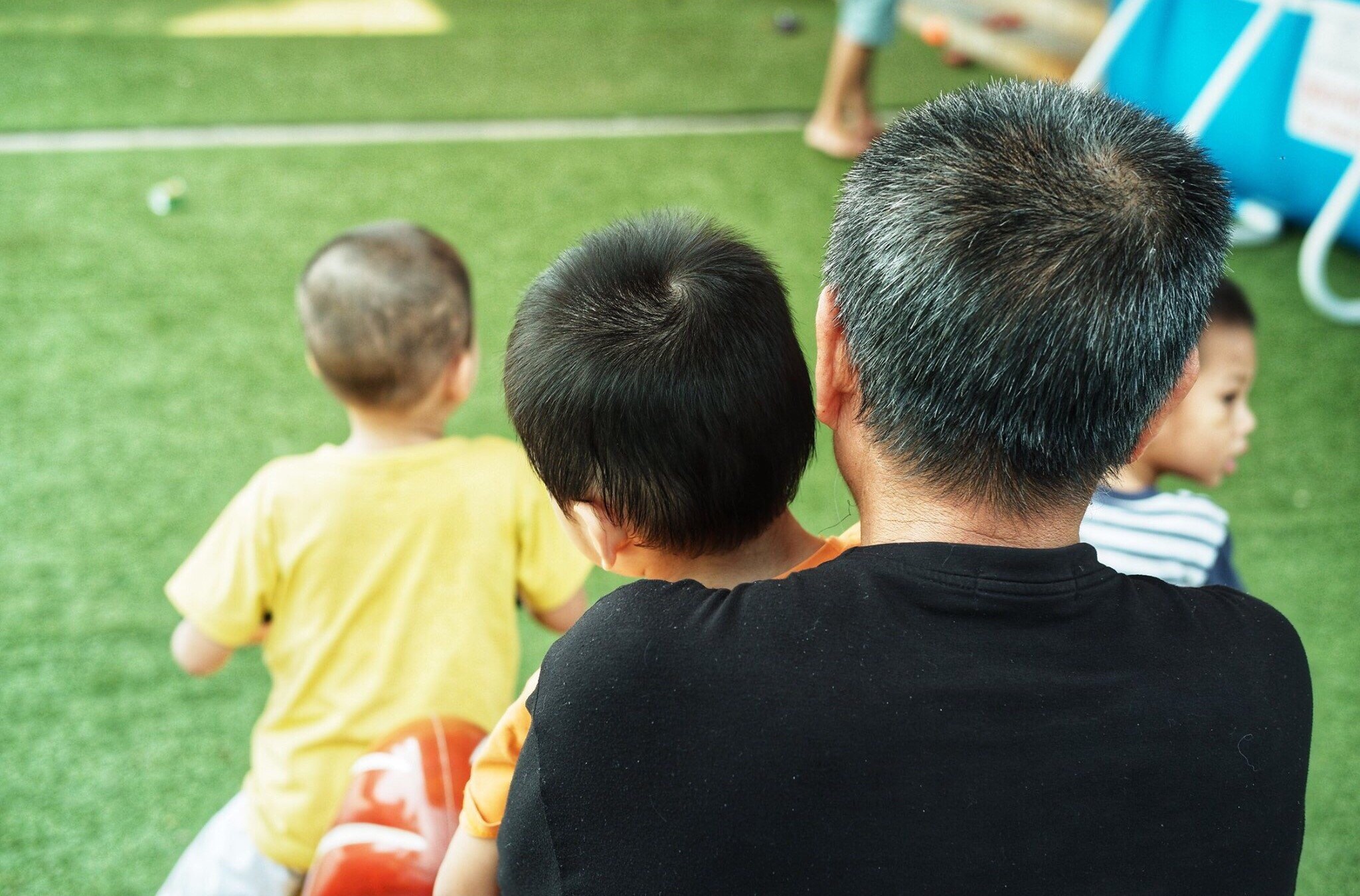 TP.HCM lap danh sach cham lo nguoi cao tuoi va tre mo coi vi Covid-19 hinh anh