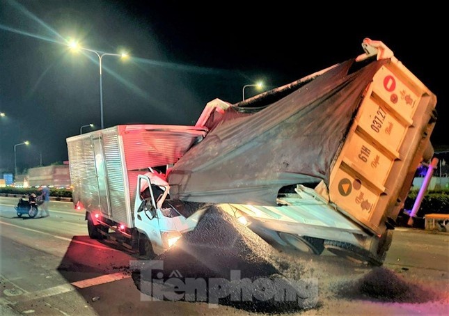 Tai nan kinh hoang tren duong huyet mach o Binh Duong hinh anh