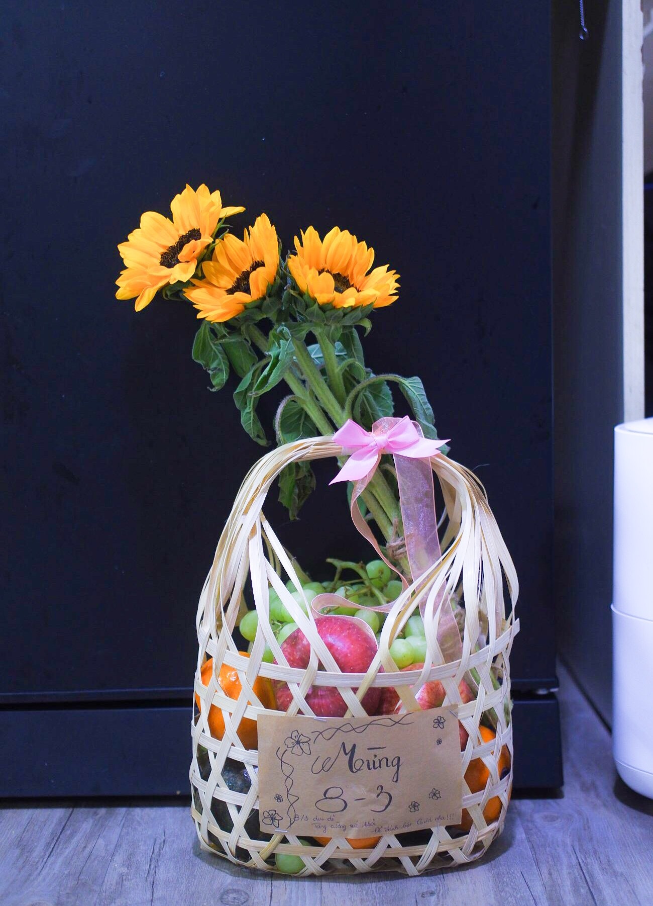 quoc te phu nu anh 2