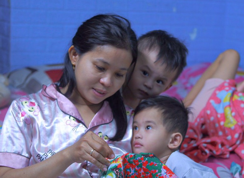 Cong nhan gong minh khi gia ca tang cao o TP.HCM hinh anh