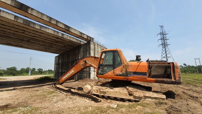 Thi cong tro lai cau vuot duong sat 65 ty dong bo hoang 7 nam o Hue hinh anh