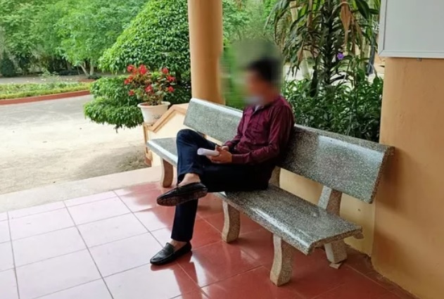 lanh dao xa bo di du lich anh 4