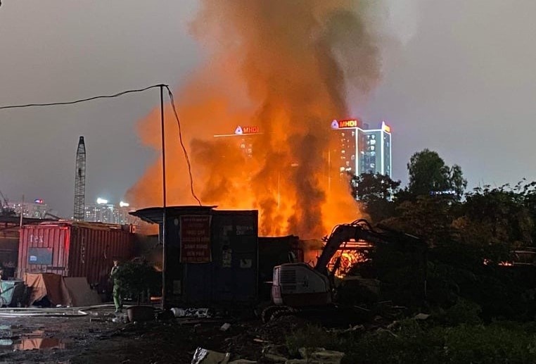 Chay lan de phe lieu o Ha Noi hinh anh