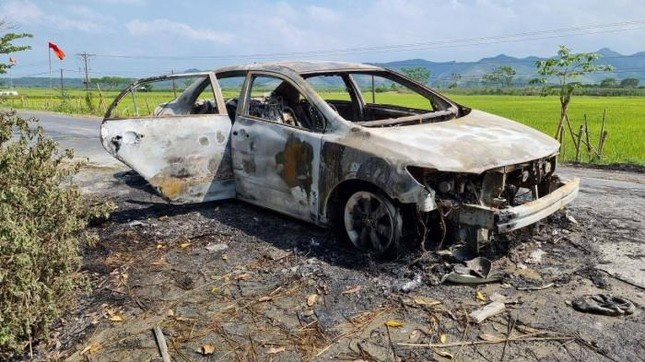 Toyota Altis bi chay anh 2