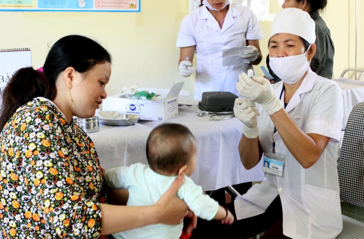 Mo rong tiem chung vaccine phong bach hau hinh anh