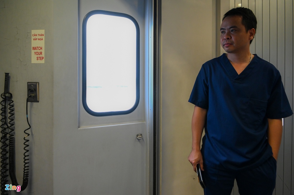 chuyen bay giai cuu benh nhan covid, anh 1