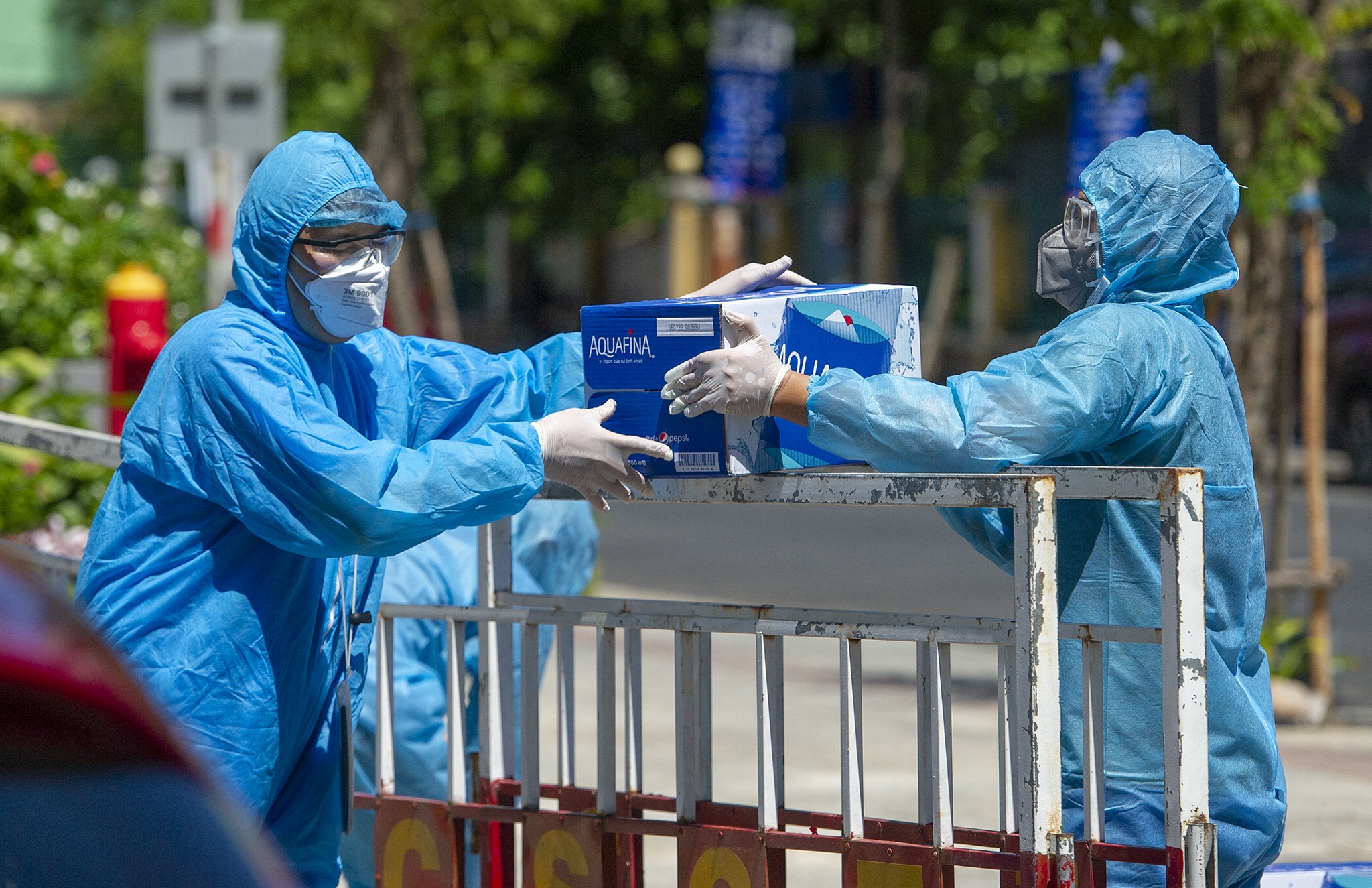 Hai thuy thu Myanmar khoi Covid-19 hinh anh