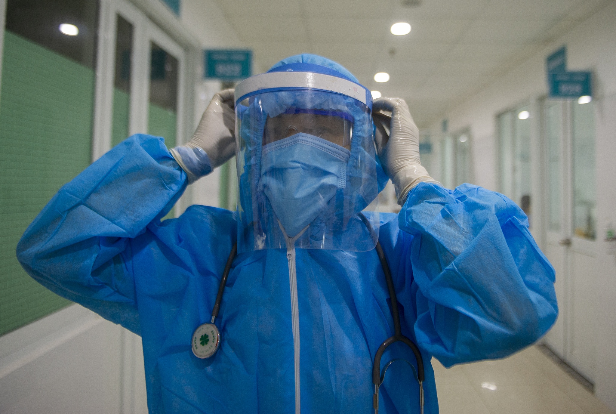 Benh nhan nhiem nCoV thu 16 tu vong hinh anh