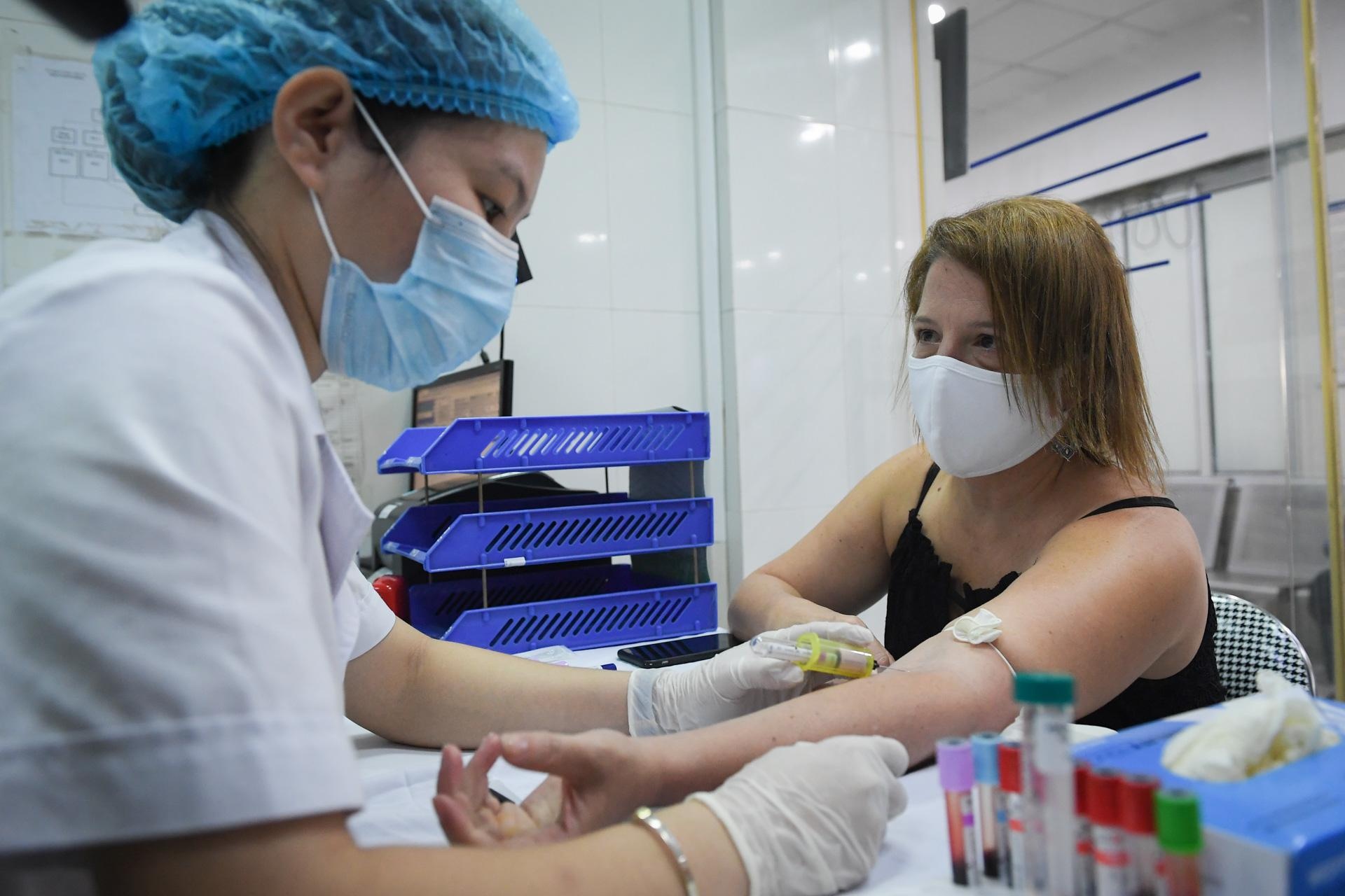 dieu tri covid-19 bang huyet tuong nguoi khoi anh 1