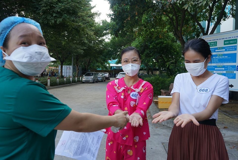 dieu duong mac covid-19 anh 2