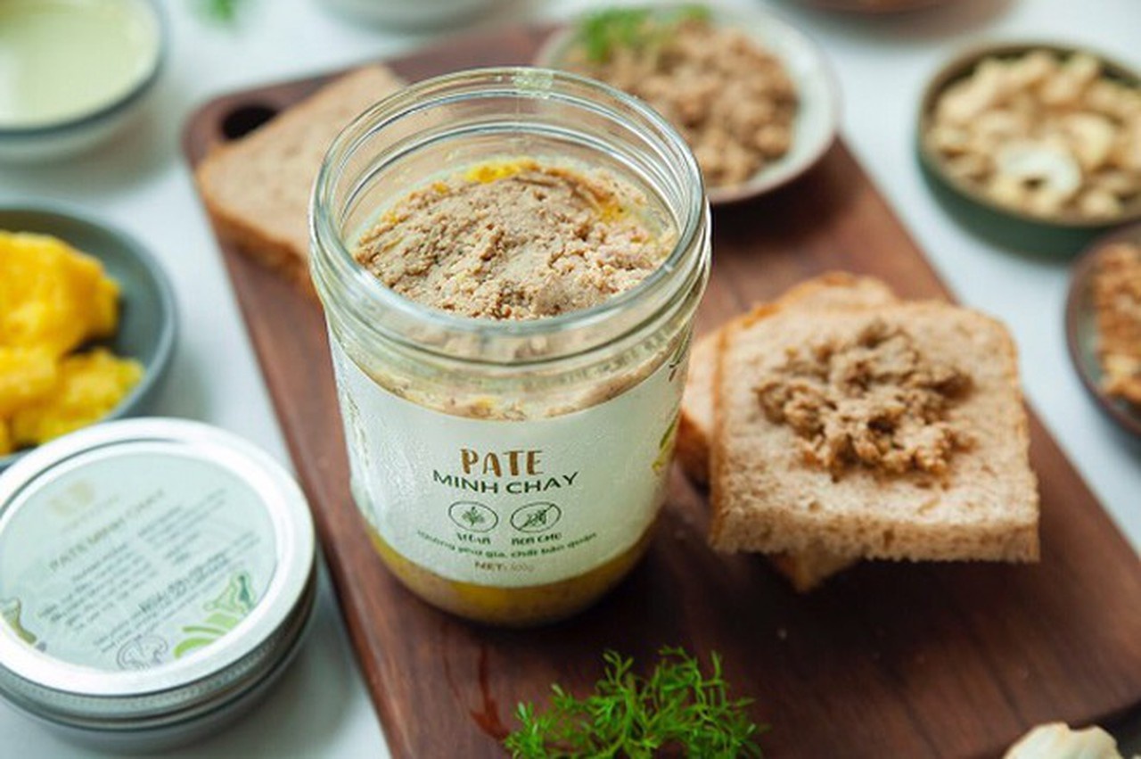 Benh nhan ngo doc pate Minh Chay tu vong hinh anh