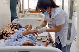Nhieu tre em o Ha Noi mac sot xuat huyet hinh anh