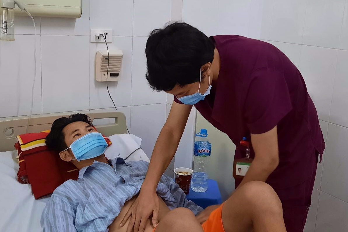 'Thuong con nhieu nhung toi khong the vay muon them' hinh anh