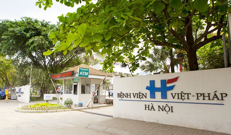 San phu tu vong sau khi sinh thuong tai Benh vien Viet Phap Ha Noi hinh anh